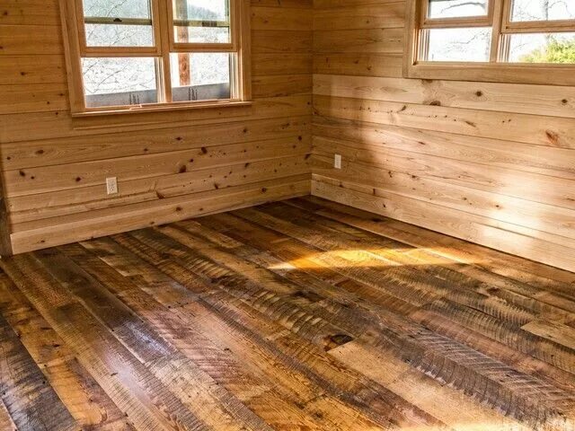 Пол в брусовом доме варианты Rough cut lumber Rustic flooring, Home building tips, Heart pine flooring