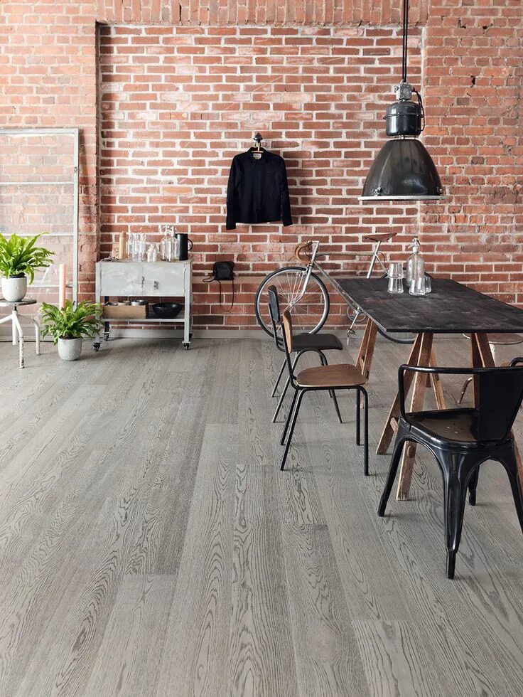 Пол в стиле лофт Oak Industrial FERRO, brushed matt lacquered is rough, edgy and masculine, perfe