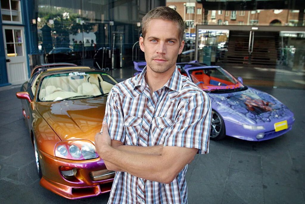 Пола машина фото Hollywood Gossip: Paul Walker's dad suing Porsche over actor's death - Entertain