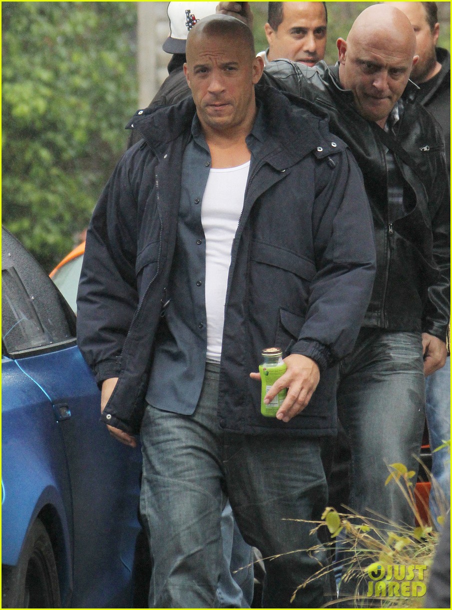 Поле уокере похороны фото Paul Walker: 'Fast Six' Set with Vin Diesel!: Photo 2770552 Dwayne Johnson, Luda