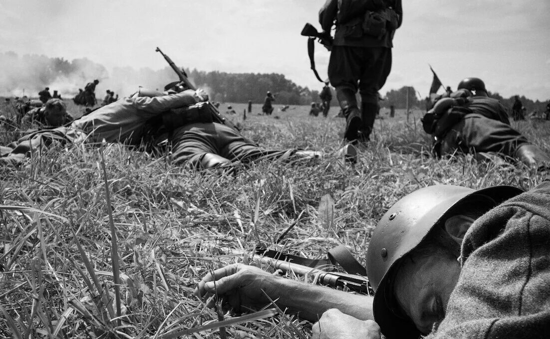 Поле война фото Как попавший в окружение КВ-2 вернулся в часть, да еще и притащил на буксире 2 н