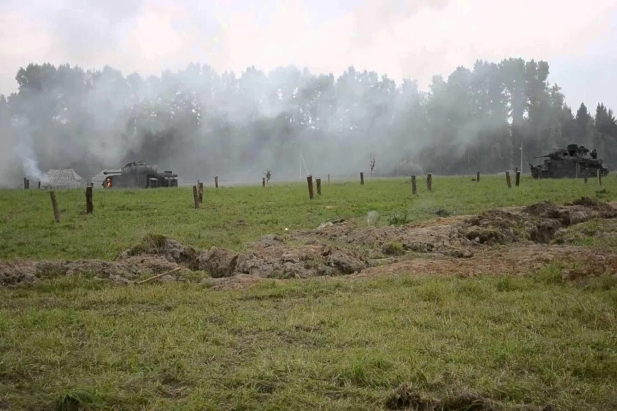 Поле война фото Инсталляция из пластилина "Поле боя" 2022, Большеберезниковский район - дата и м