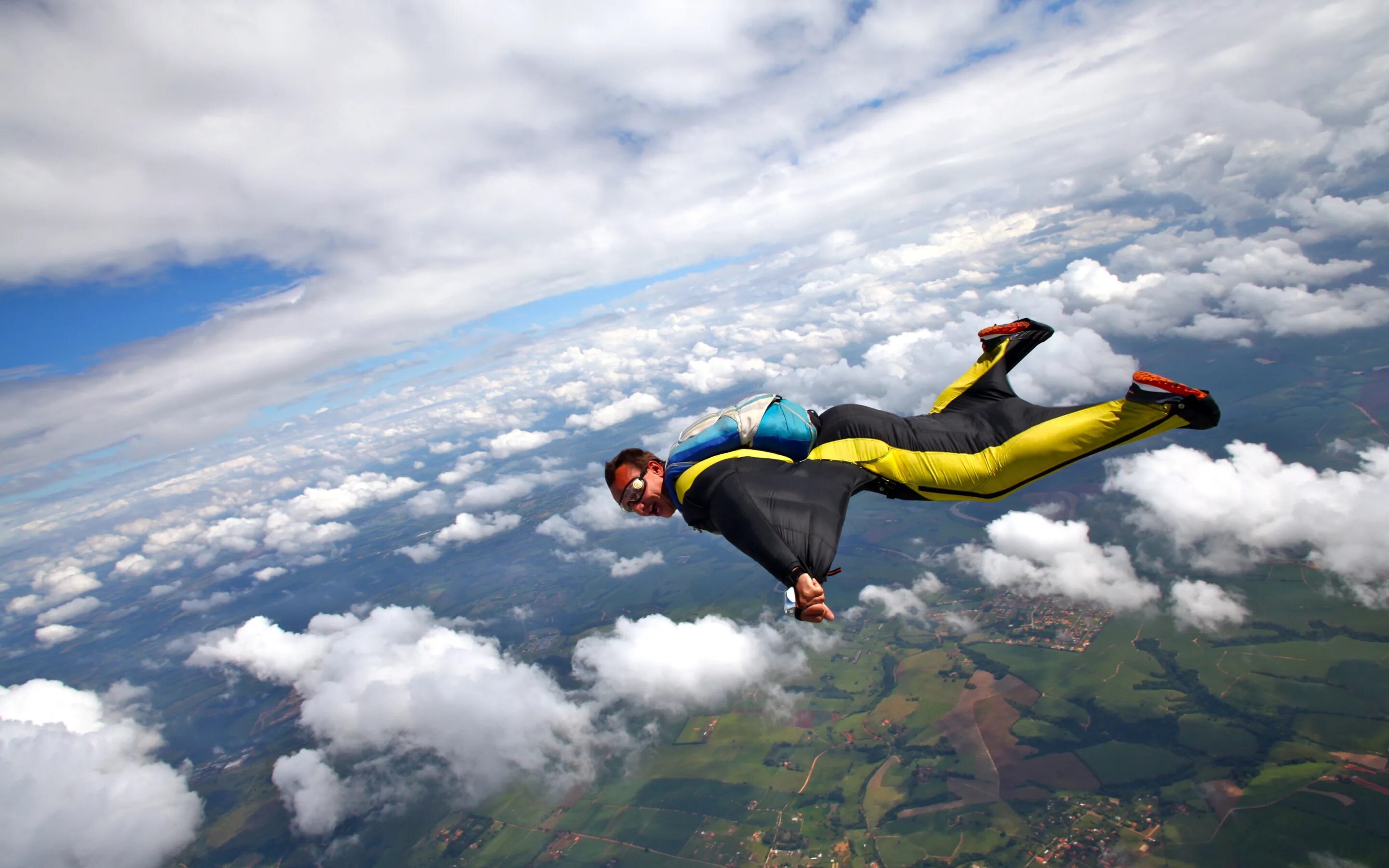 Полет картинки фото Download wallpaper photo, Clouds, Sport, Flight, Male, Uniform, Parachuting, sky