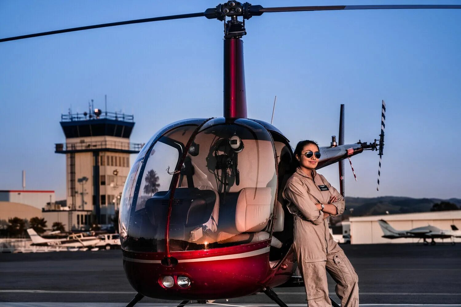 Полет на вертолете фото Bethany Hernandez: Helicopter Pilot - Alex Zyuzikov Photographer & Director Heli