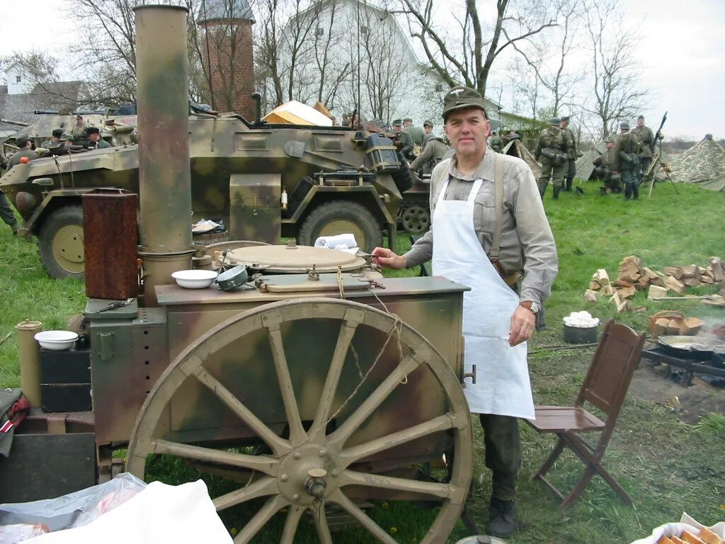 Полевая кухня фото Feldkocher ("Gulaschkanone") The German field kitchen and . Flickr