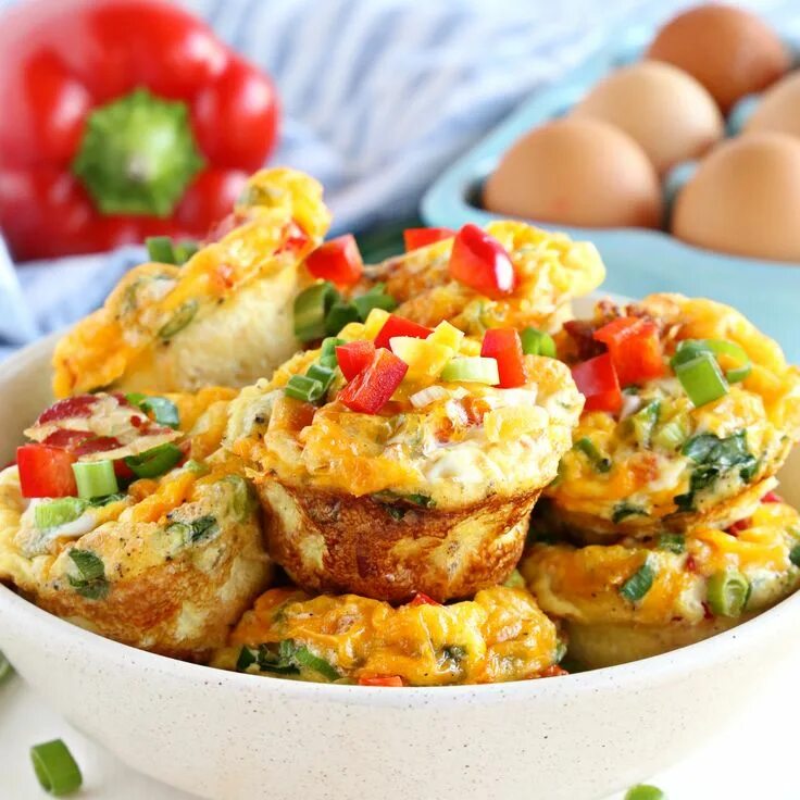 Полезные блюда рецепты с фото простые Bacon and Egg Breakfast Muffins Recipe Bacon eggs breakfast, Breakfast muffins, 