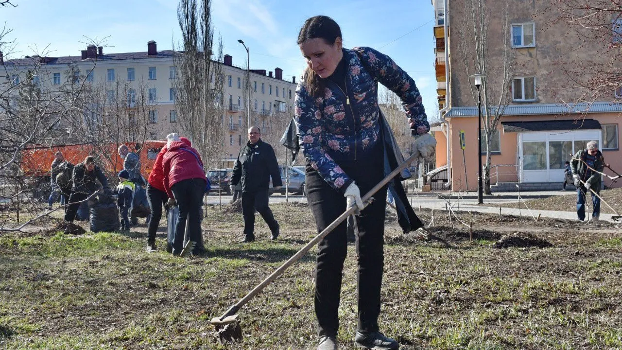 Поликлиника 3 прокопьевск субботник фото Общегородской субботник в Омске пройдет 16 апреля - ГТРК Иртыш