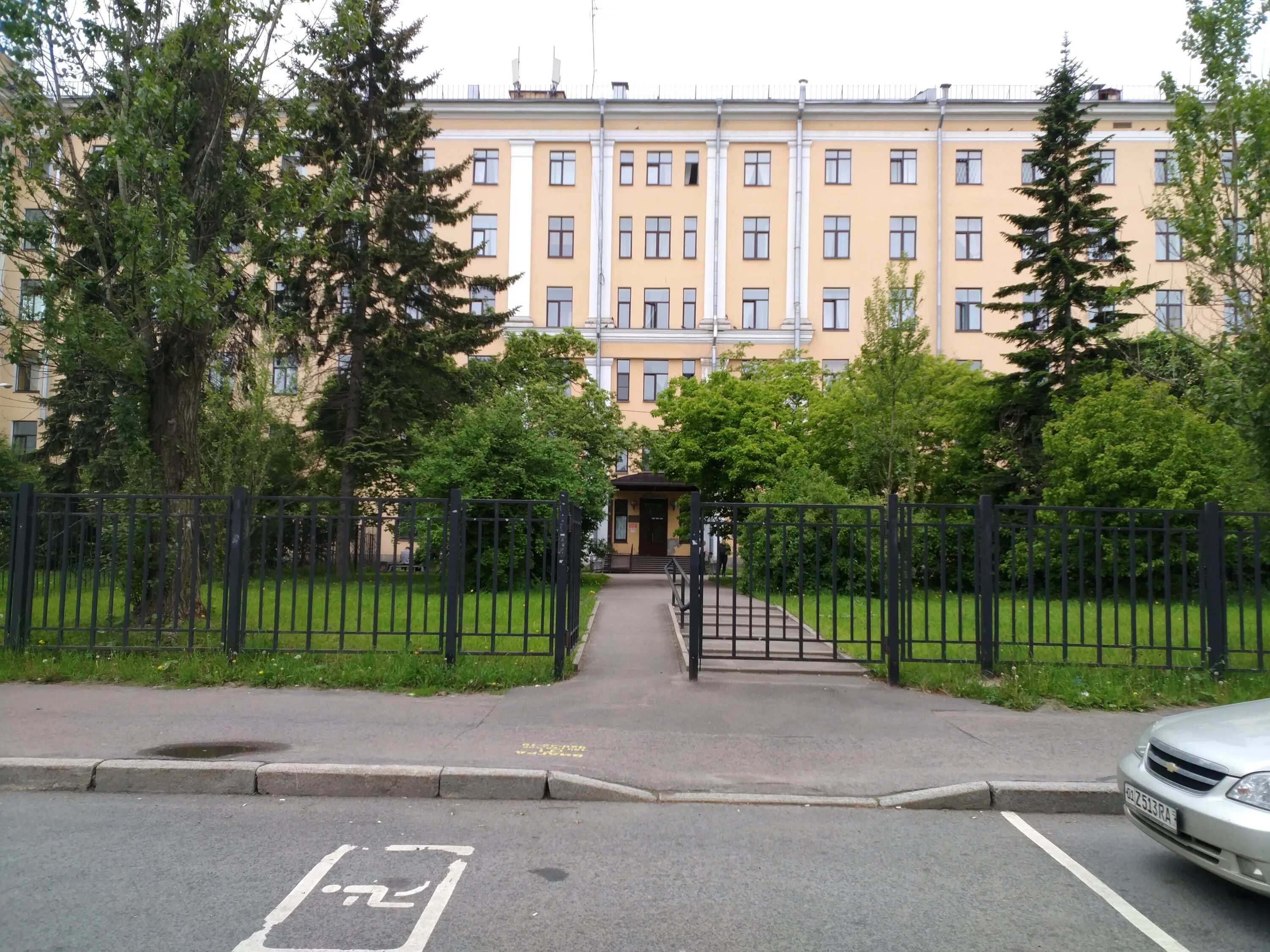 Поликлиника ул гастелло 1а фото Photo: Gorodskaya mnogoprofilnaya skoraya pomoshch № 20, hospital, Saint Petersb