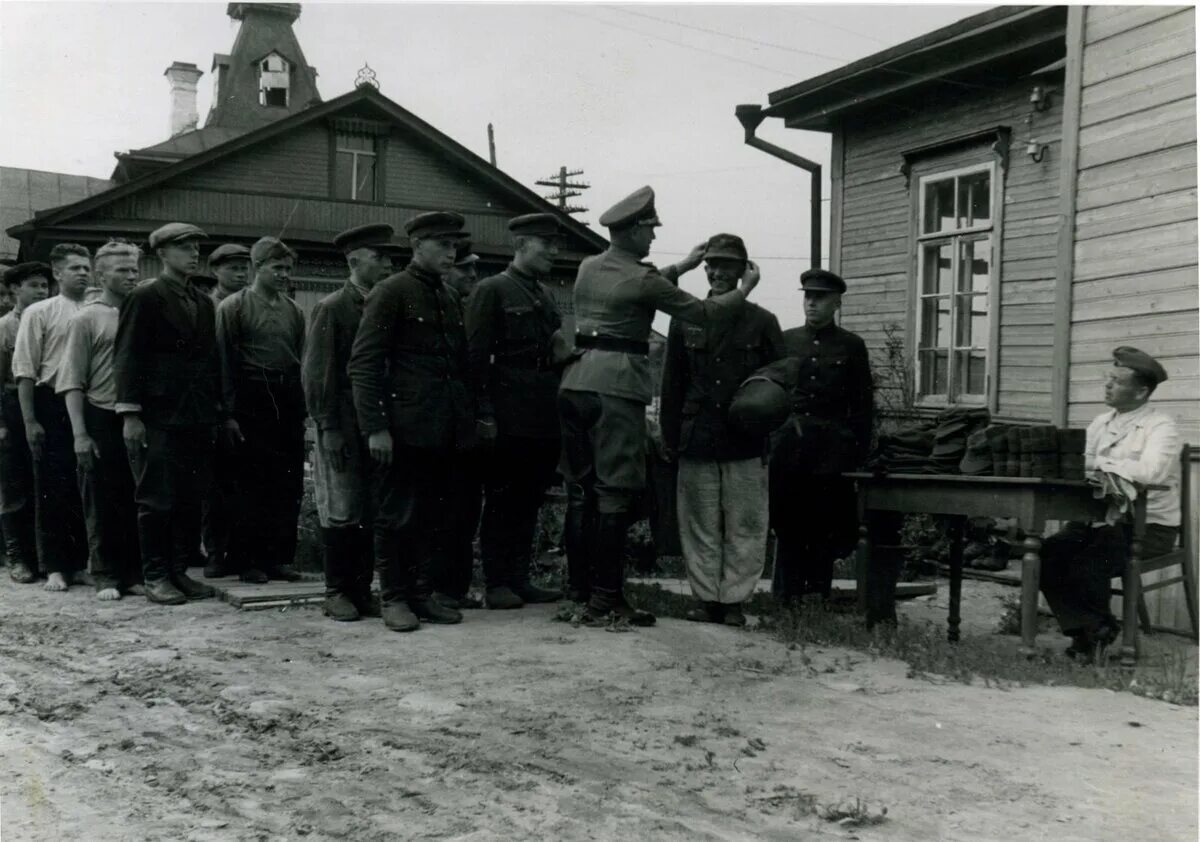 Полицаи в годы великой отечественной войны фото Почему немецкие солдаты партизан ненавидели больше, чем Красную Армию? История. 