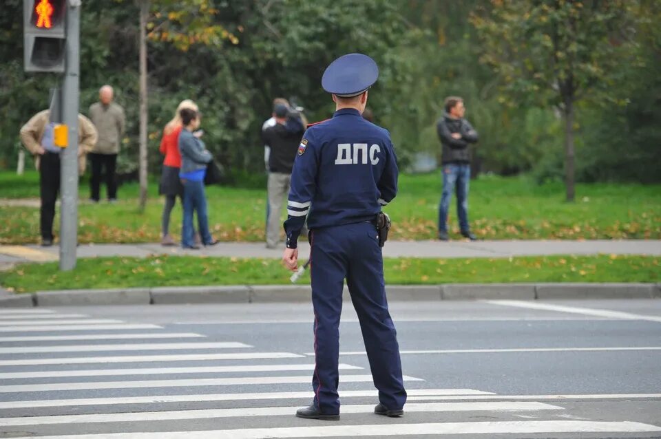 Полицейский на дороге фото Как будто погибшие нас остановили": о мистике, смекалке и спасении, рассказал ве