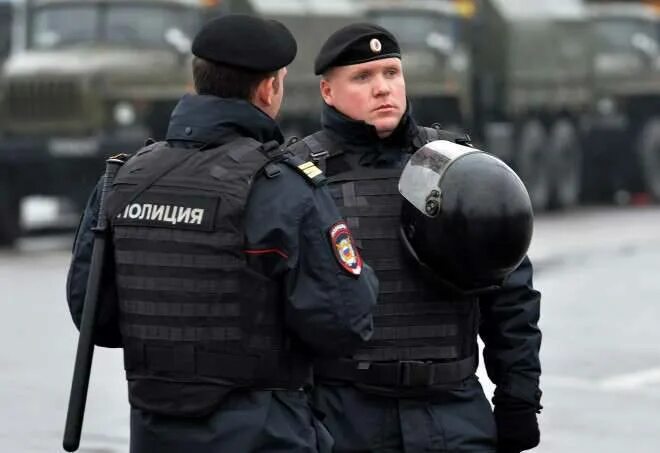 Полицейский россии фото Employees of the Ministry of Internal Affairs and the Federal Security Service i