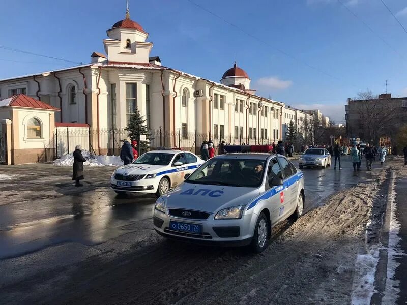 Полиция челябинска фото Полицейские Челябинска и области заступили на охрану общественного порядка при п