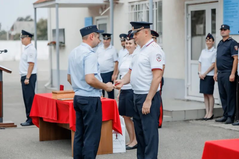 Полиция краснодар фото Сотрудники патрульно-постовой службы краснодарской полиции отмечают профессионал