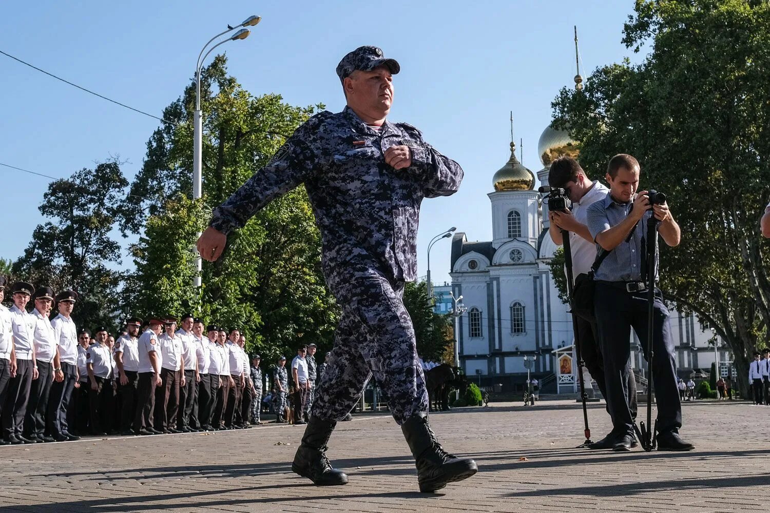 Полиция краснодар фото В Краснодаре молодые сотрудники полиции приняли присягу 31.08.2019 Краснодар - Б