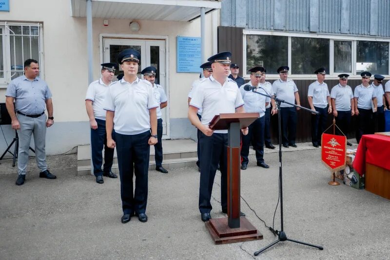 Полиция краснодар фото Сотрудники патрульно-постовой службы краснодарской полиции отмечают профессионал