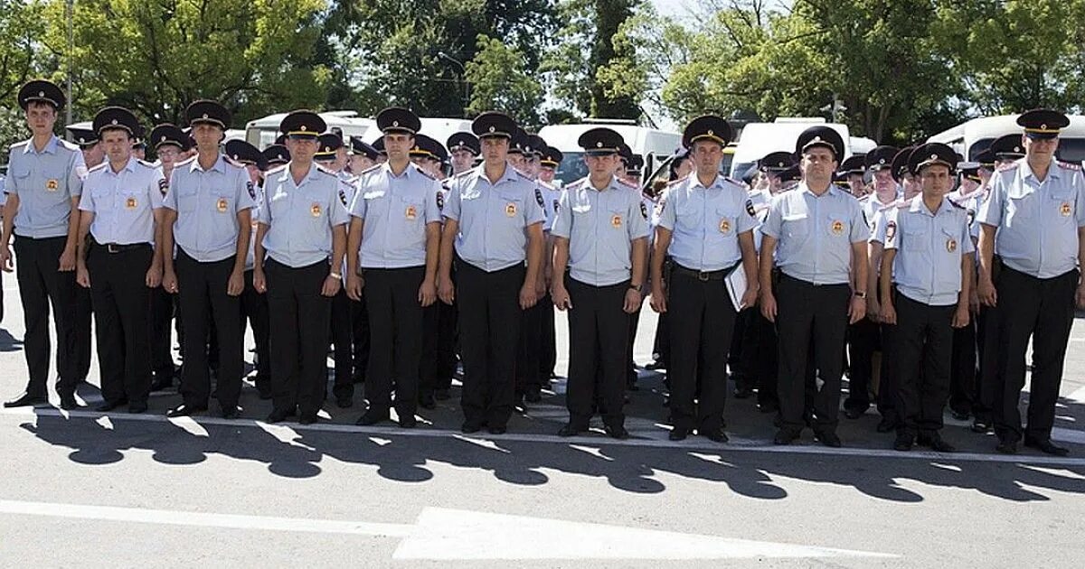 Полиция краснодарского края фото Кубанским полицейским запретили носить шорты, хмуриться и бить детей: МВД назвал