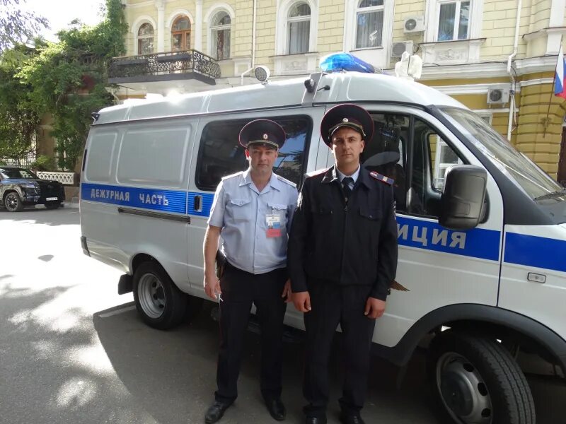 Полиция крыма фото В Ялте полицейские помогли потерявшейся старушке вернуться домой