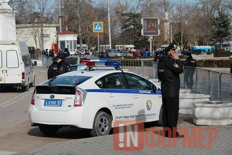 Полиция крыма фото В Крыму просят пристегнуть самое дорогое Столкновение, Дорога, Перевозка