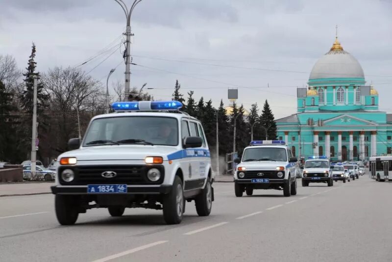 Полиция курск фото Курские полицейские получили новые служебные автомобили