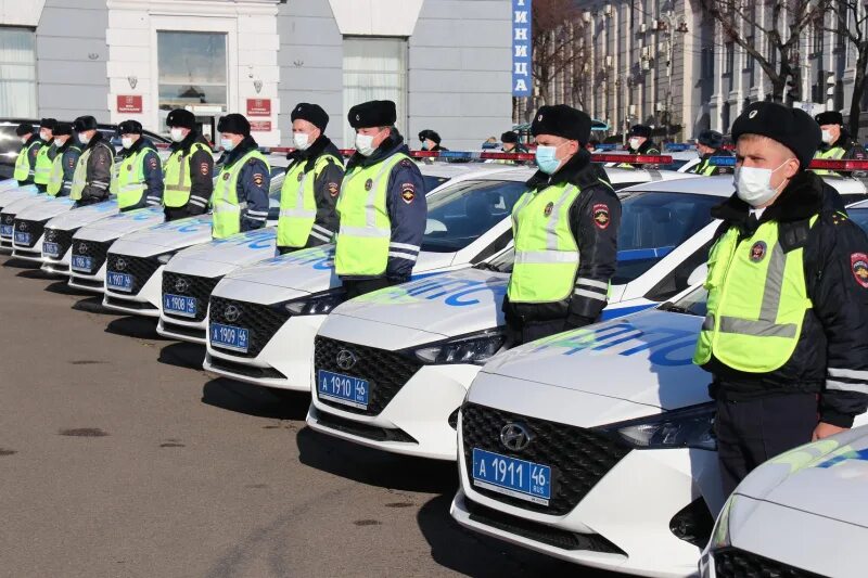 Полиция курск фото В Курске полицейские получили 85 новых служебных автомобилей