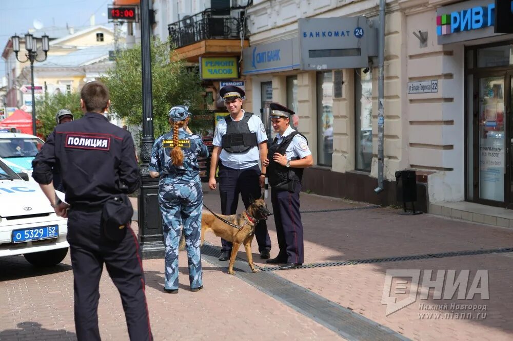 Полиция нижний новгород фото Более 4 000 полицейских и охранников будут следить за порядком во время празднов