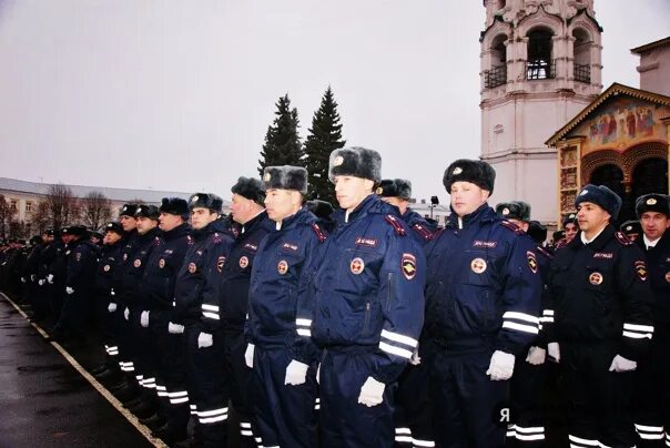 Полиция российской федерации фото Парад ярославского гарнизона полиции на Советской площади в честь Дня сотруднико