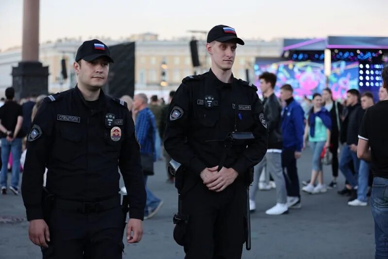 Полиция российской федерации фото Полиция обеспечила общественный порядок на празднике "Алые паруса"