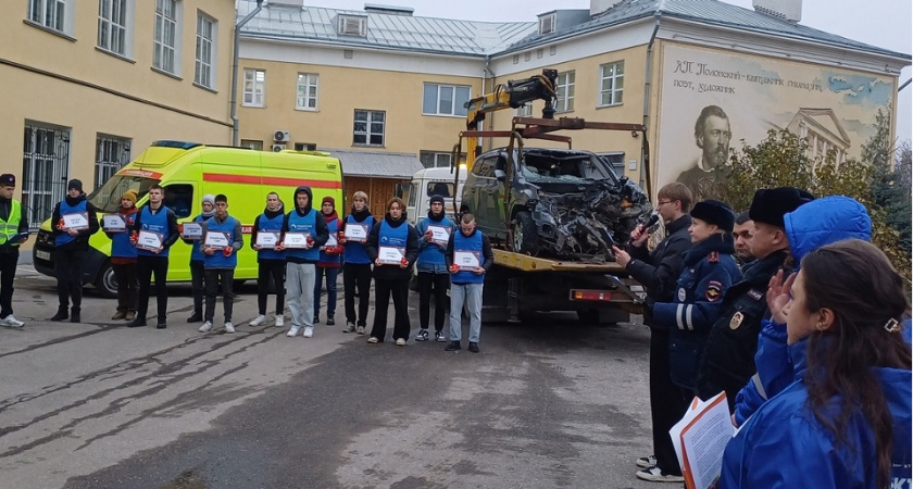 Полиция рязани фото Врачи и полицейские Рязани посетили митинг памяти жертв ДТП