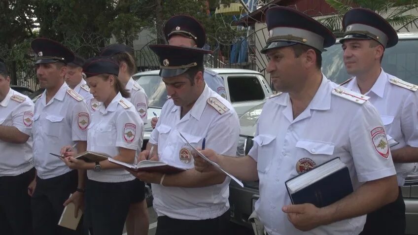 Полиция сочи фото В Сочи приезжий ограбил букмекерскую контору: Яндекс.Новости