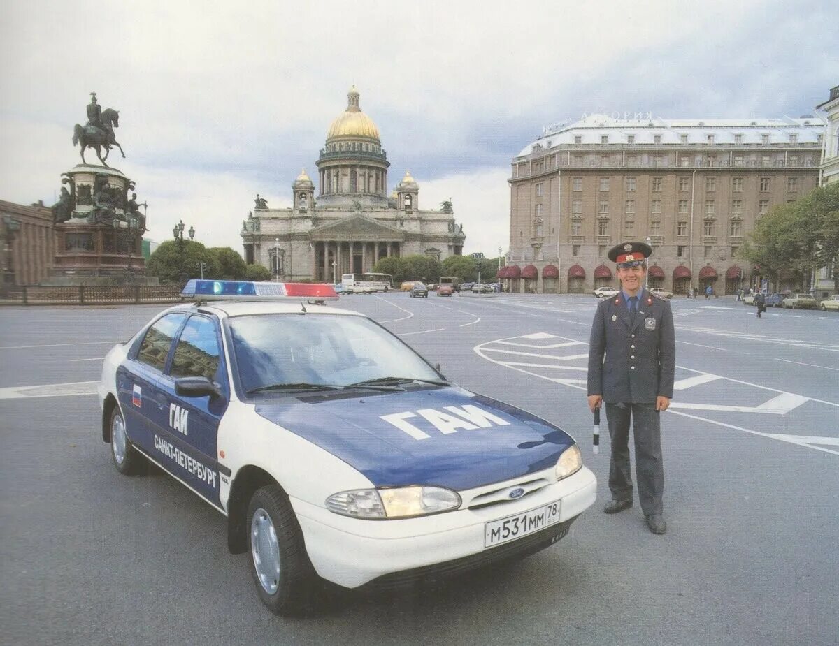 Полиция спб фото Прогулка по Санкт-Петербургу 2002 года