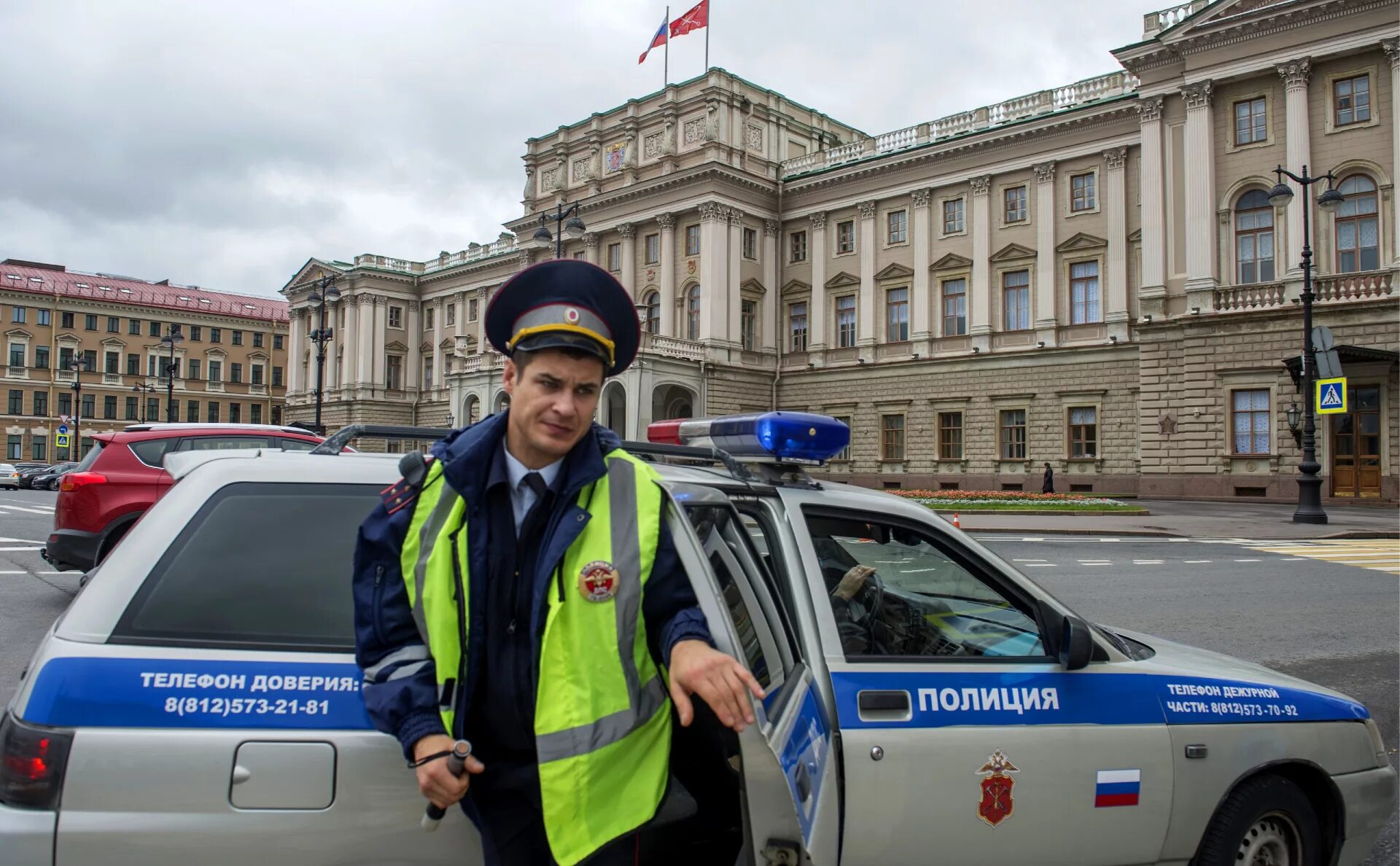 Полиция спб фото Адвокат заявил о явке с повинной подозреваемого в убийстве в Петербурге - РБК