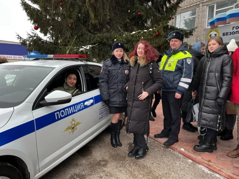 Полиция ульяновск фото Студенческий десант" Ульяновской области побывал в гостях у Госавтоинспекции