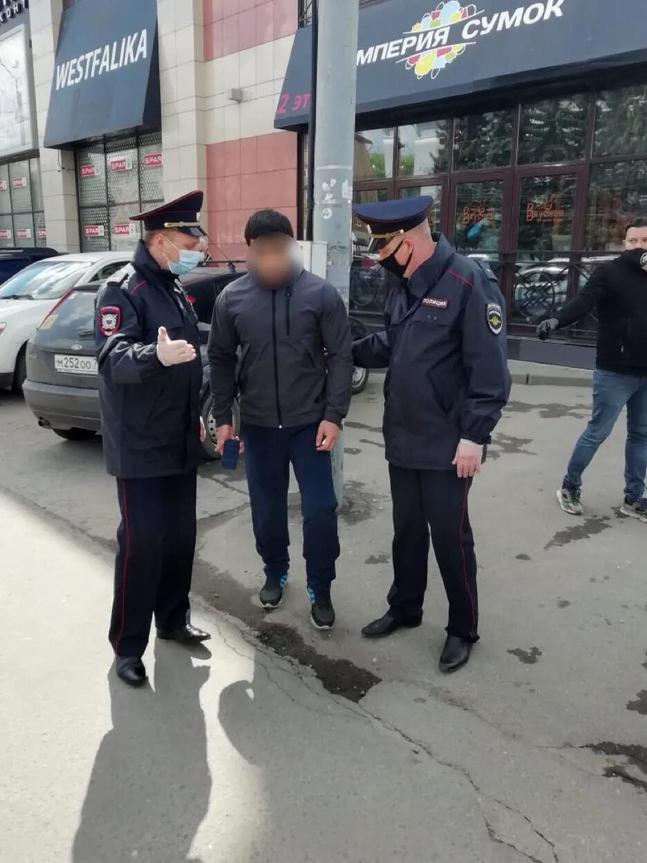 Полиция в туле на косой горе фото В Туле полиция задержала мужчину, нарушившего "масочный" режим ИА "Тульская Прес