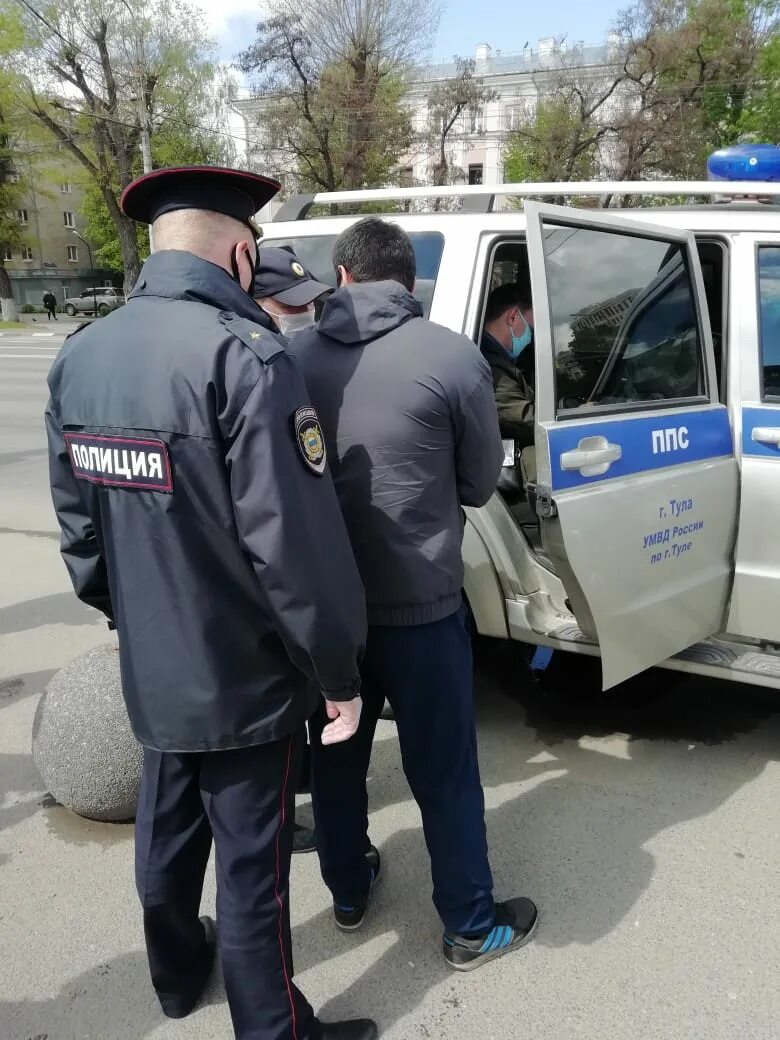 Полиция в туле на косой горе фото В Туле полиция задержала мужчину, нарушившего "масочный" режим ИА "Тульская Прес