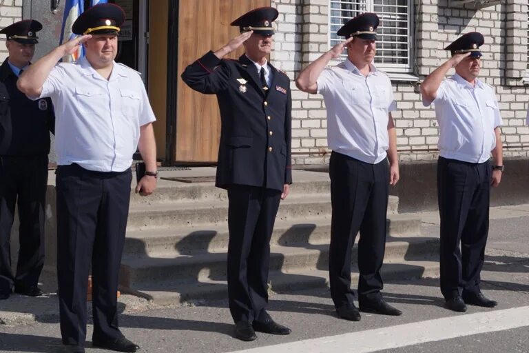 Полиция волгограда фото В преддверии Дня России волгоградские полицейские приняли присягу