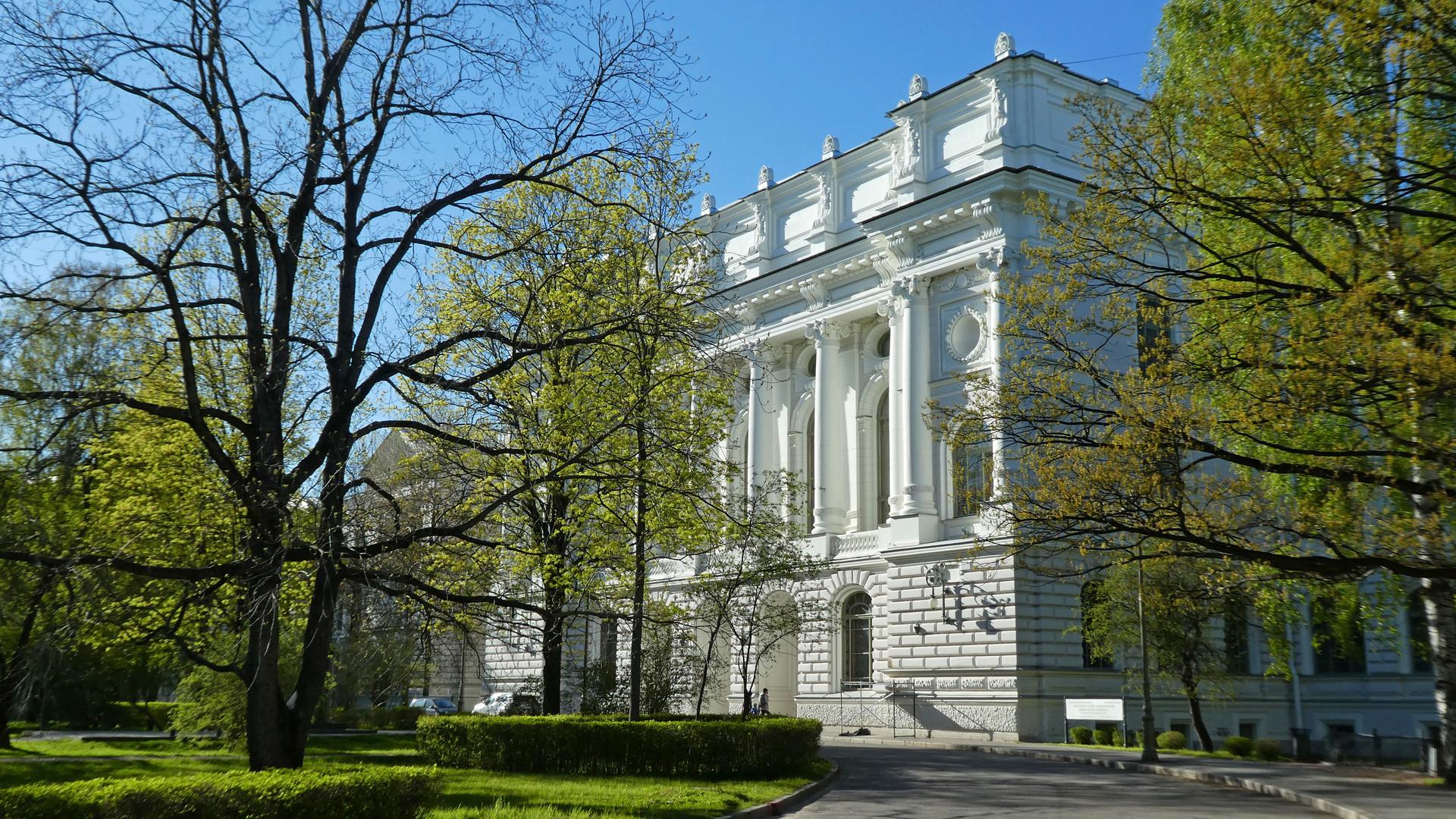 Политехнический фото здания Петербургские учёные разработали первый российский софт для 3D-печати из металла