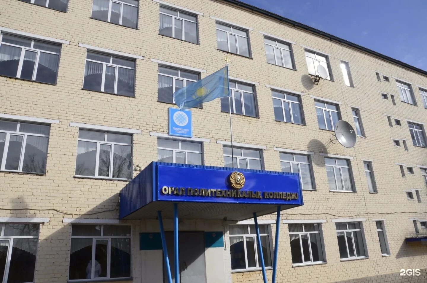 Политехнический колледж молодежный пр 23а фото Общежитие колледжа владимира
