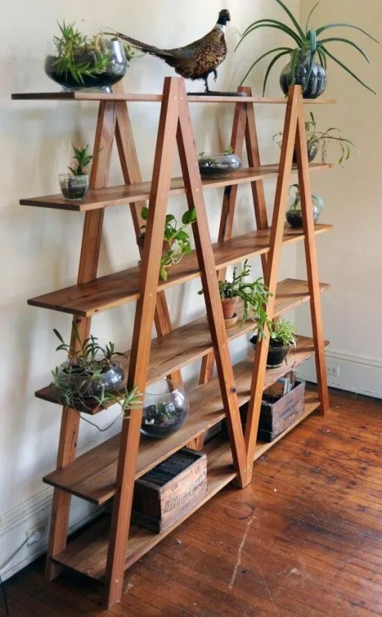 Полка деревянная напольная своими руками фото 25 DIY Bookshelf Ideas To Brighten Your Dorm Room - Society19 Bookshelves diy, D