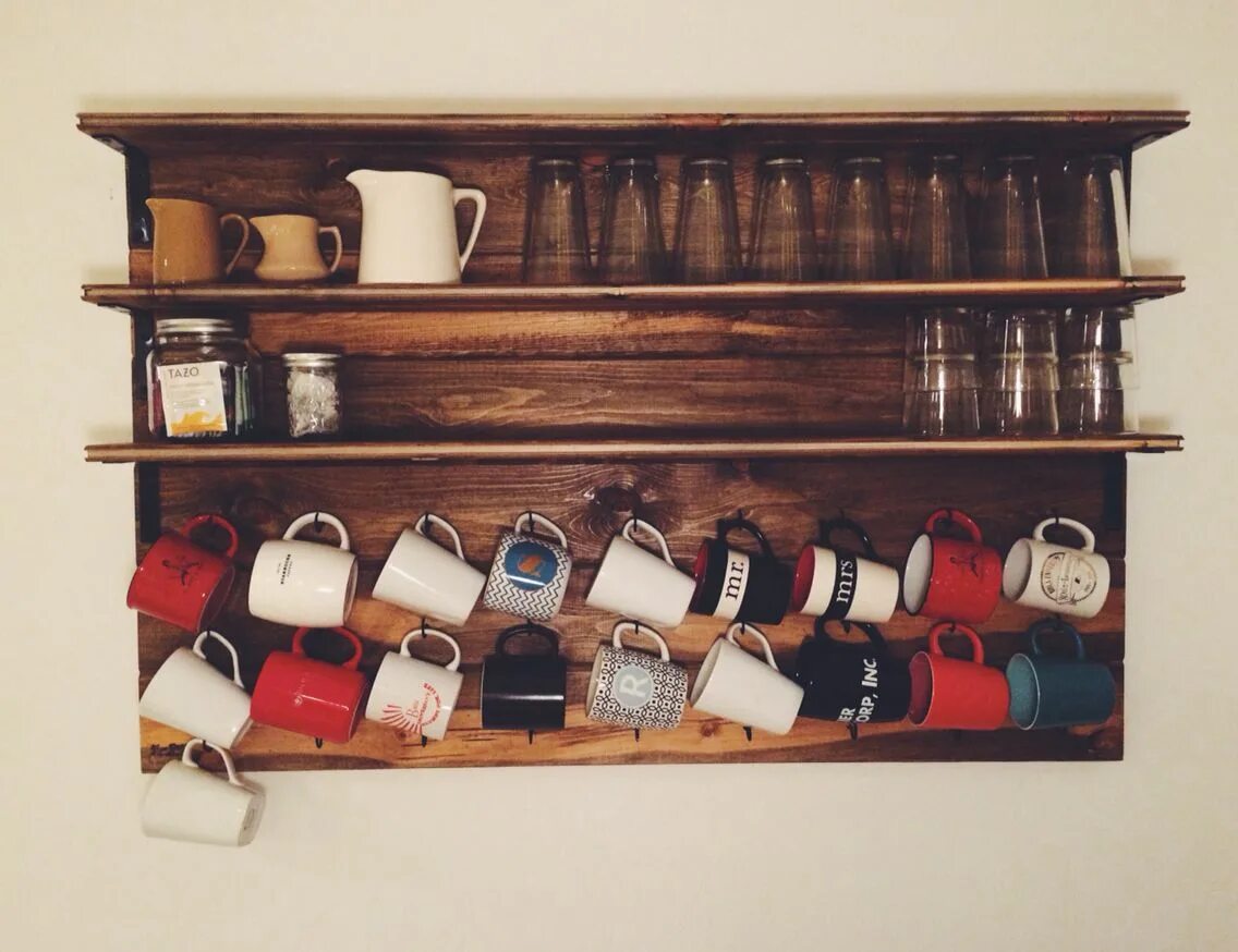 Полка для кружек деревянная фото Coffee Mug Rack. Decoración de unas, Café bar en casa, Muebles de madera