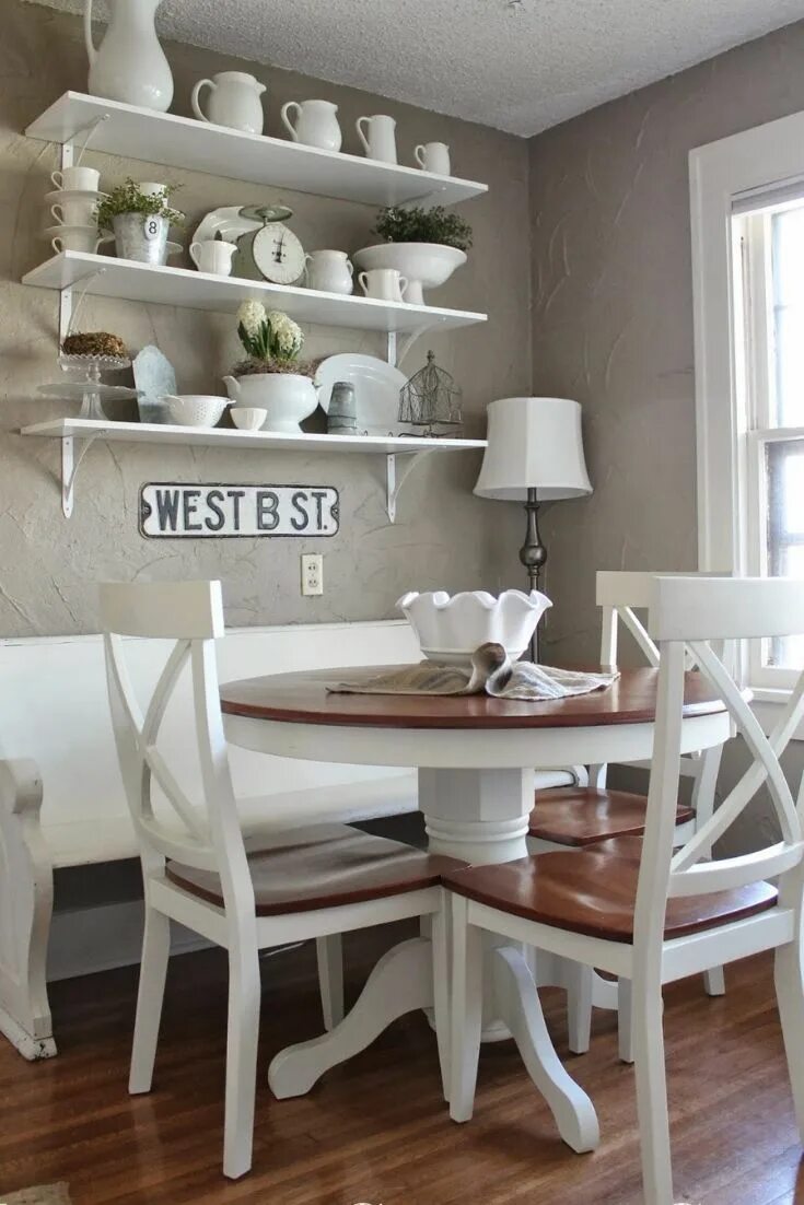 Полка над кухонным столом в интерьере Easy Breakfast Nook Ideas Dining nook, Farmhouse dining, Kitchen nook