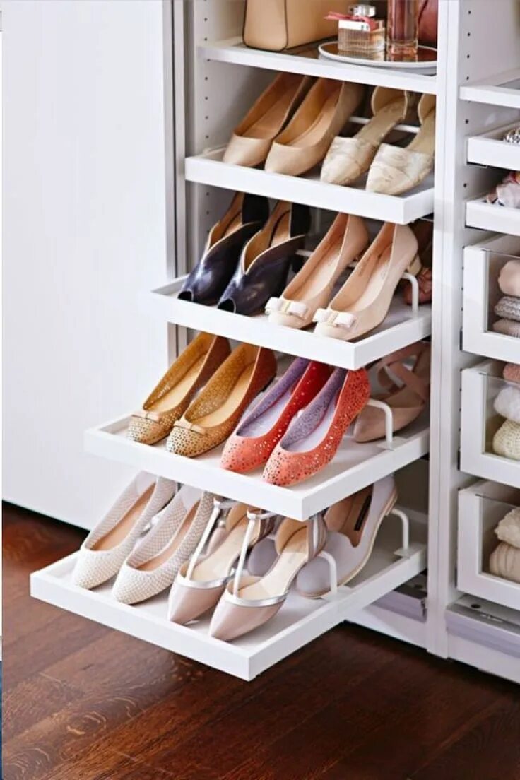 Полки для обуви в гардеробной фото Organized closets // How to Organize your shoes // heal organizing // shoe organ