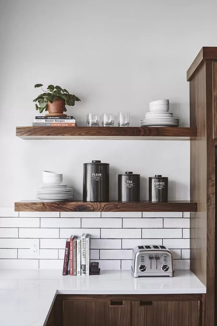 Полки на кухню дизайн интерьера News and Stories from Joanna Gaines Open kitchen shelves, Interior design kitche