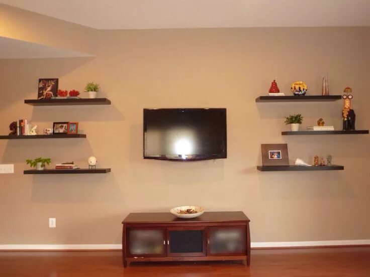 Полки на стену в гостиной фото Floating shelves around TV Floating shelves living room, Floating shelves, Moder