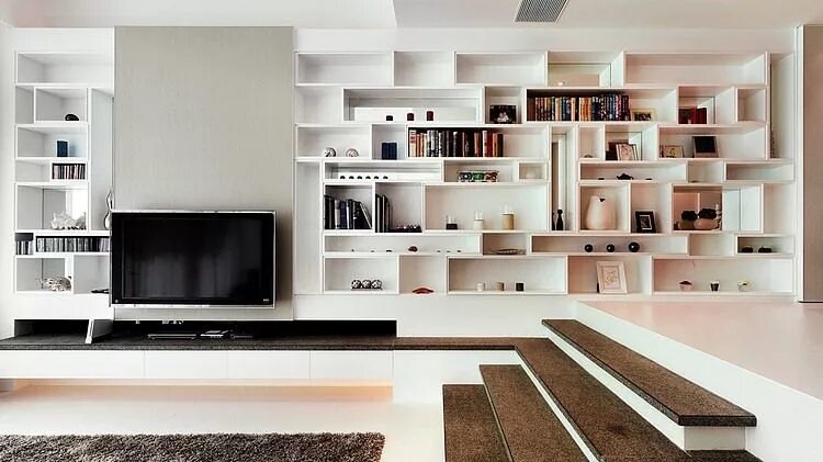 Полки на стену в гостиной фото The Vineyard House by S.I.D.Ltd. HomeAdore Bookshelves in living room, Sunken li