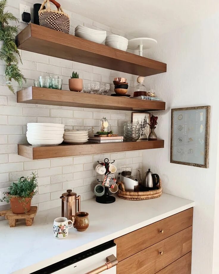 Полки на стену в интерьере кухни Interior Designers Share their Favorite Sentimental Home Items Home decor kitche