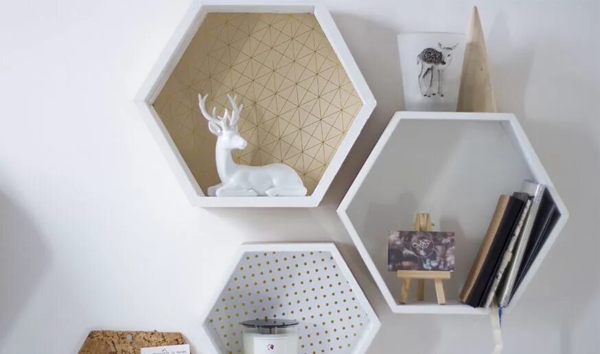 Полки соты на стену в интерьере DIY - Fabriquer une étagère murale - Décoration murale hexagonale - 18h39.fr Eta