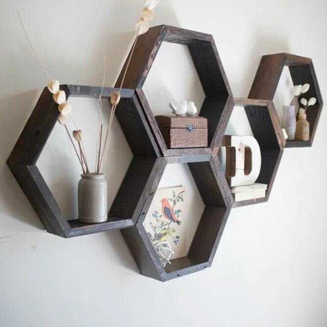 Полки соты в интерьере кухни фото DIY Plans for Hexagon Shelves Hexagon shelves, Glass shelves, Hexagon wall shelf