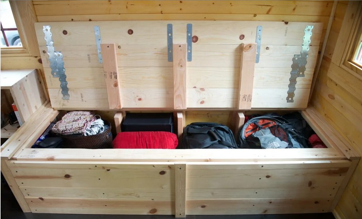 Полки в бытовке планировка фото Tiny House Storage Hacks in built ins... but we have baseboard heat... per H Tin