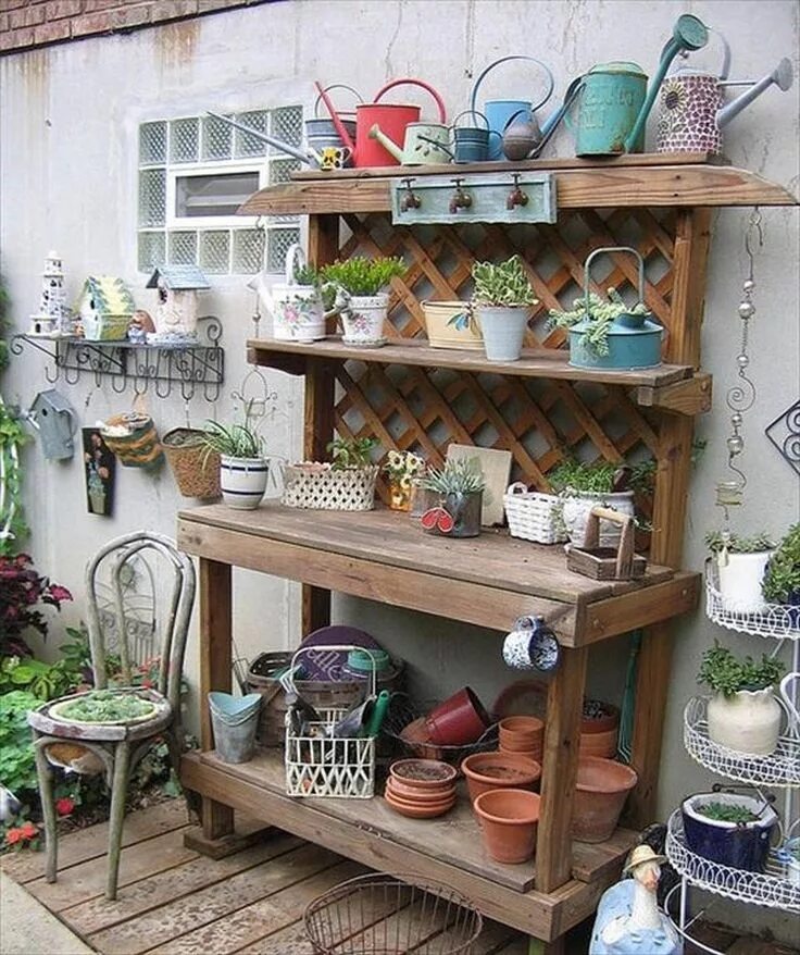 Полку для дачи своими руками Image result for make garden shelves from pallets Садоводство, Стол для работы, 