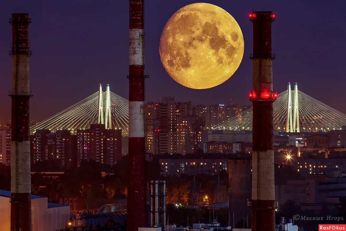 Полнолуние в питере сегодня фото Фото: Романтика городских окраин! (Лунный этюд). Фотограф Игорь (Palestinian) Ма